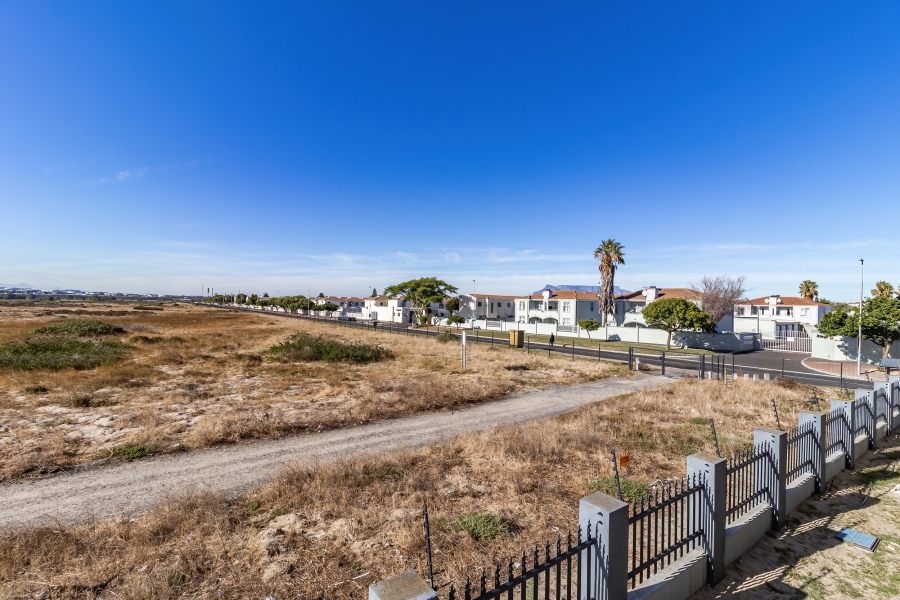 3 Bedroom Property for Sale in Parklands Western Cape